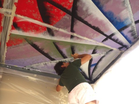 artista al lavoro